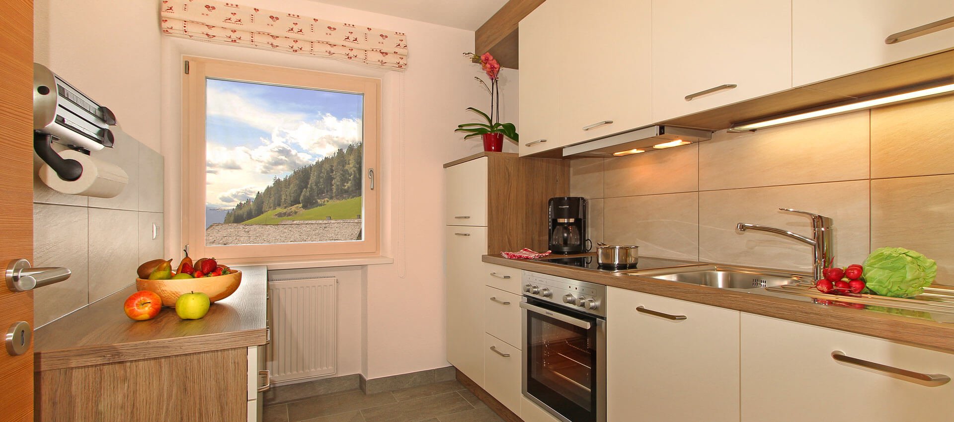 ferienwohnung-villnoess-edelweiss-kueche